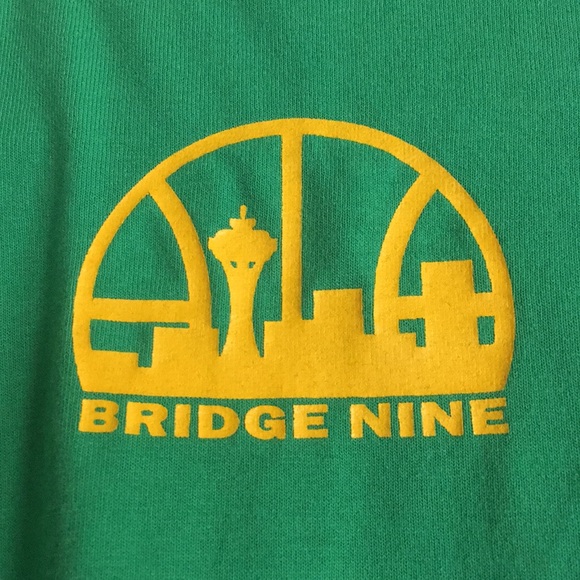 Champion T-Shirt - Picture 3 of 5